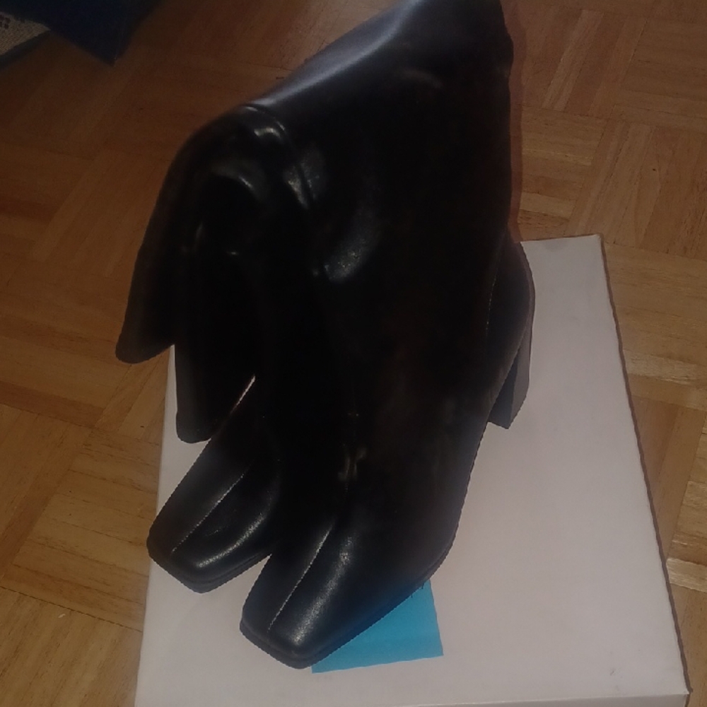 Chinese Laundry-Black Leather Women's Boots